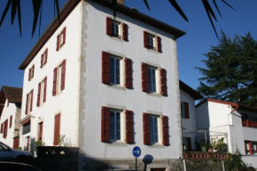  Chambres d'Hôtes Ene Gutizia  Юстарит